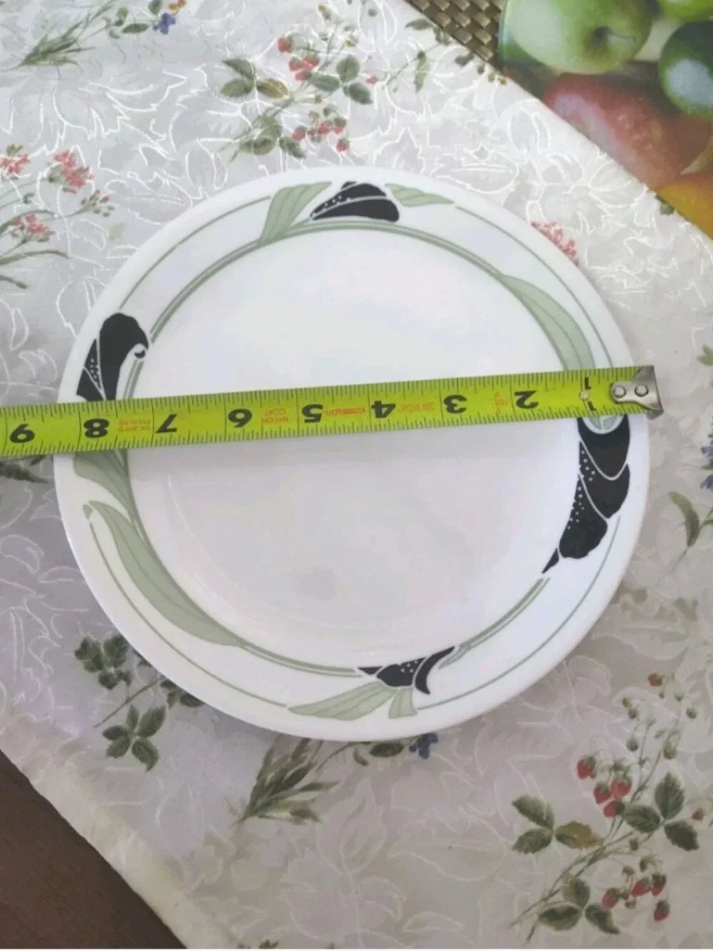 Lot of 6 Vintage Corelle Black Orchid Salad Plates 8 1/2 